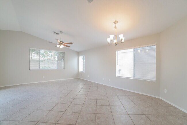 Building Photo - 655 N Rita Ln