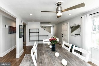 Building Photo - 7308 Poplar Ct