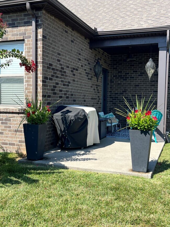 Building Photo - Resort Style Living In Harvest Point!  $13...