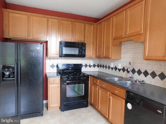 Foto del edificio - 402 Kintyre Ln