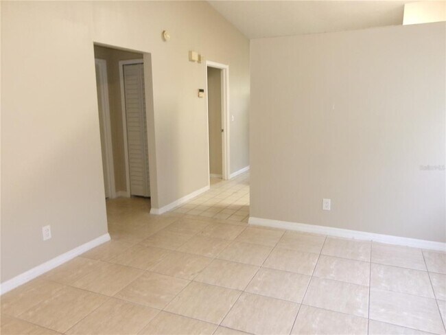 Building Photo - 6833 Magnolia Pointe Cir