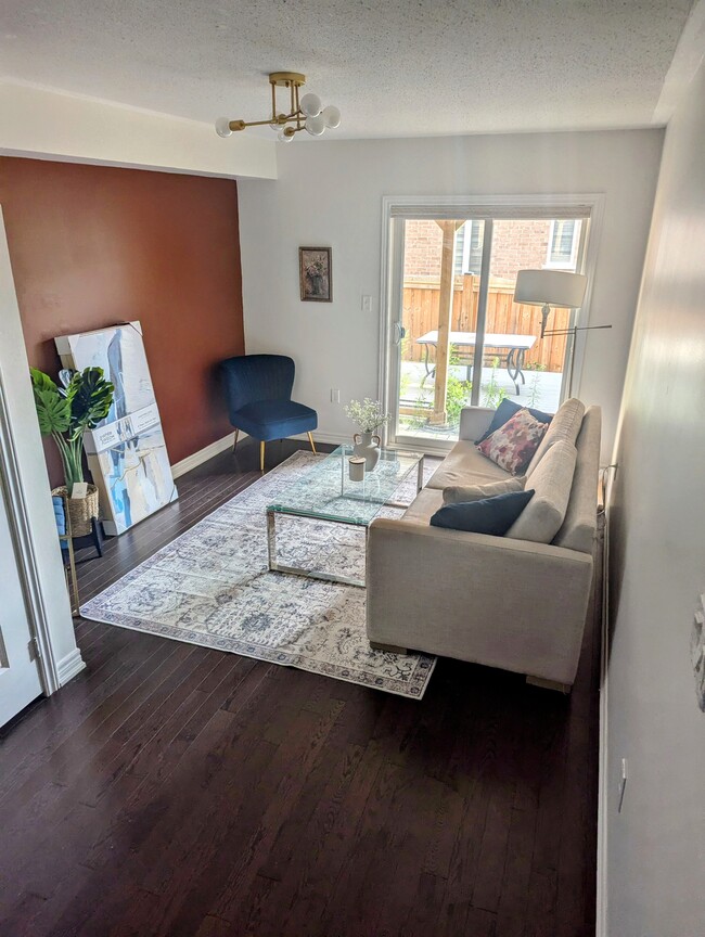 Building Photo - 57 Padbury Trl