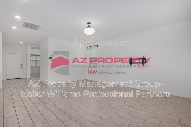Building Photo - 14031 W Pershing St