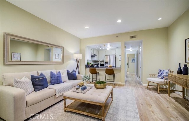 Foto principal - 720 W 4th St