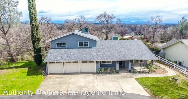 Building Photo - 9893 Hillview Dr