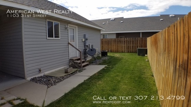Building Photo - 4bed/3bath/1car