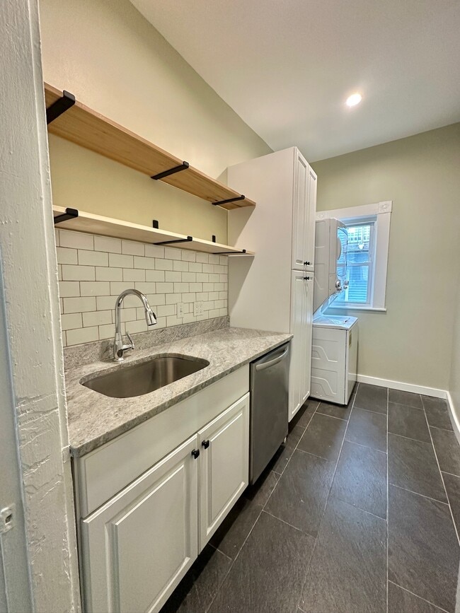 Pantry/Laundry - 99 Andrews St