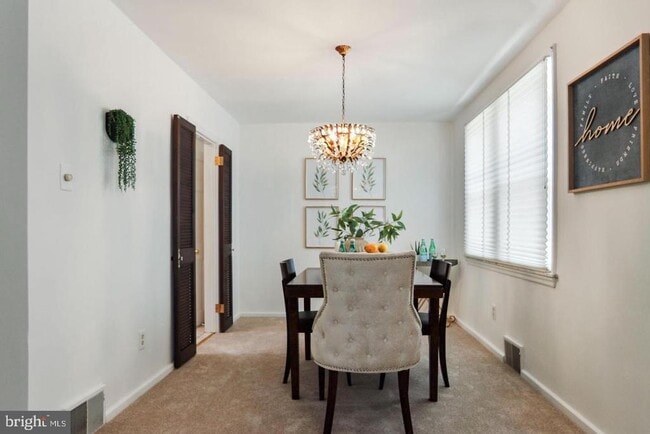 Building Photo - 9 Strathaven Dr