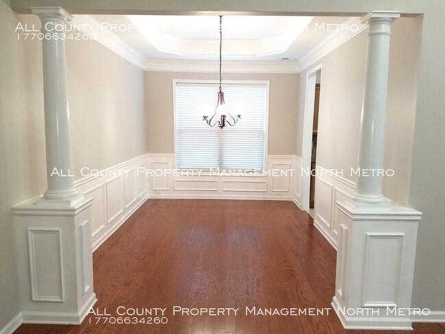 Building Photo - 5475 Kings Hill