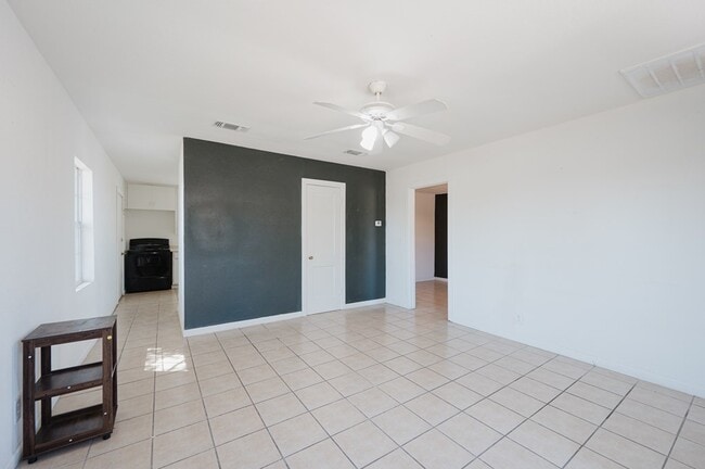 Foto del edificio - 1322 N Lincoln Ave