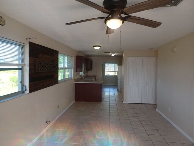 Foto del edificio - 2502-2504 SW 7th Place