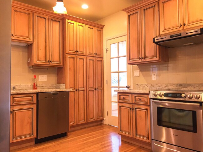Kitchen - 638 8th Ave