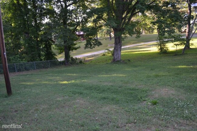 Building Photo - 3 br, 1.5 bath House - 2655 Sardis Rd