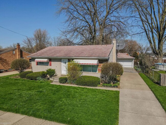 Building Photo - 25100 Marilyn Ave