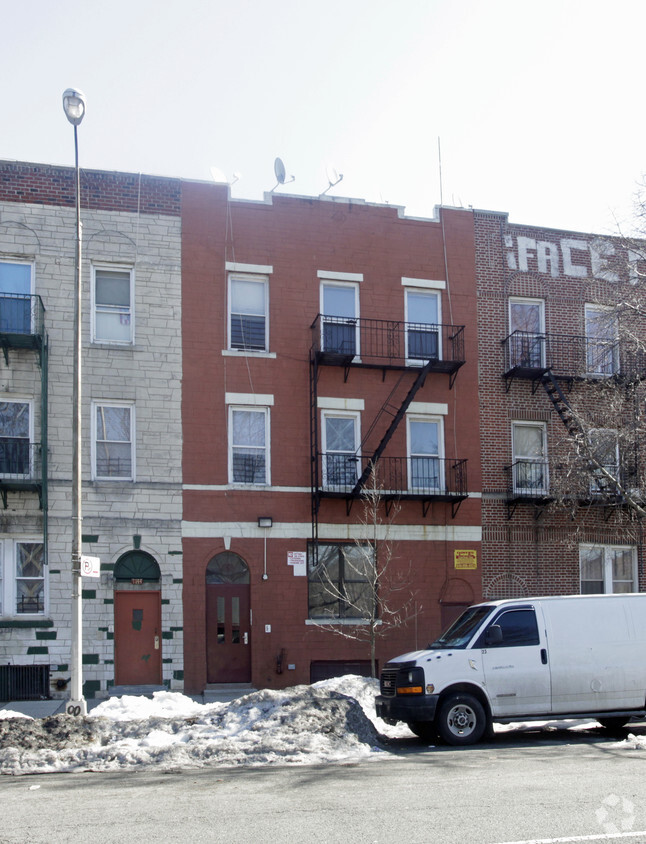 Building Photo - 1142 Metcalf Ave
