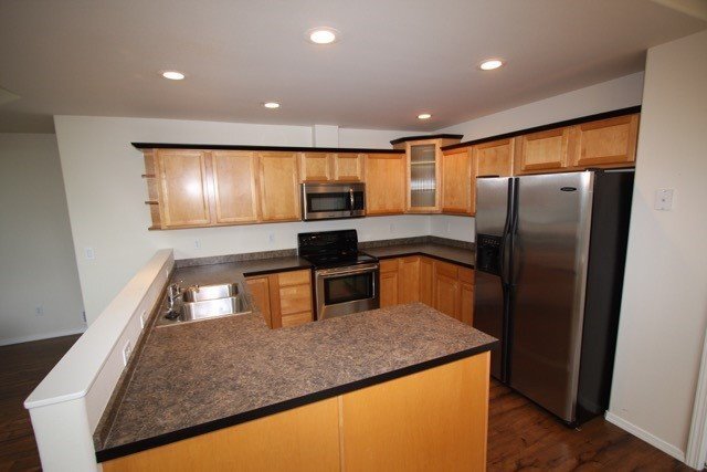 Building Photo - 3 Bedroom South Anchorage Condo!