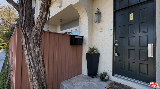Foto del edificio - 11260 Overland Ave