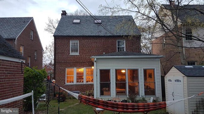 Foto del edificio - 4440 Albemarle St NW