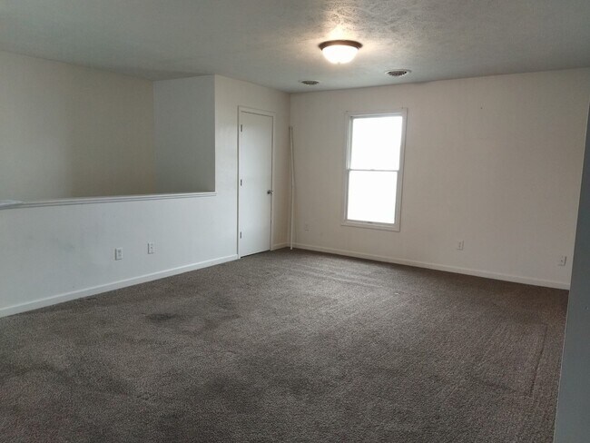 Foto del edificio - 356 Stone Creek Dr