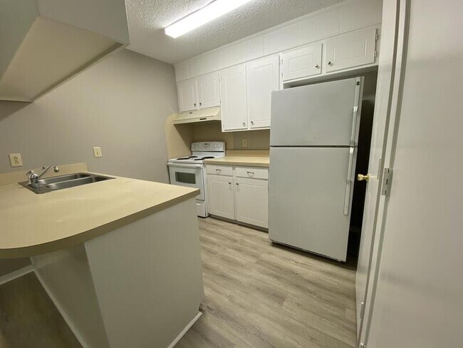 Foto del edificio - 411A Lindale St