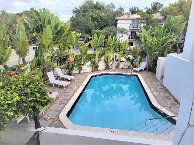 Building Photo - 3118  Bird Ave  3118 Miami Fl 33133