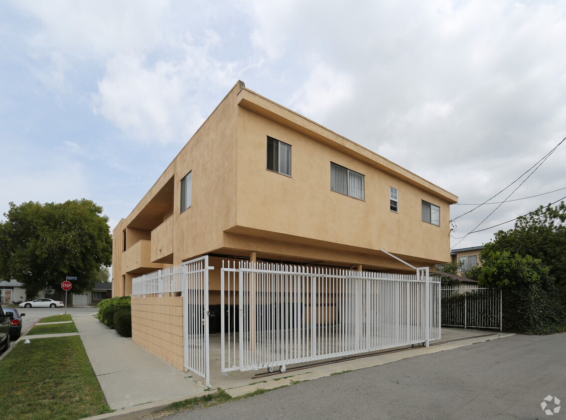 Foto del edificio - 11300 Youngworth St