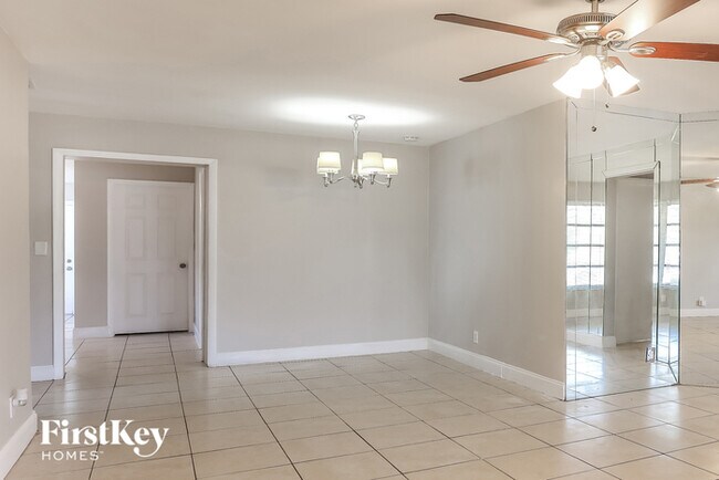 Foto del edificio - 3751 NW 9th Ct