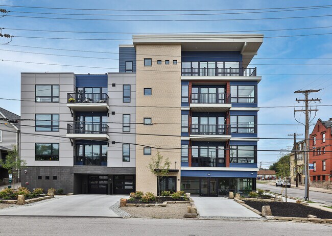Grosvenor Place en W 7th St y Jefferson Ave. - Grosvenor Place