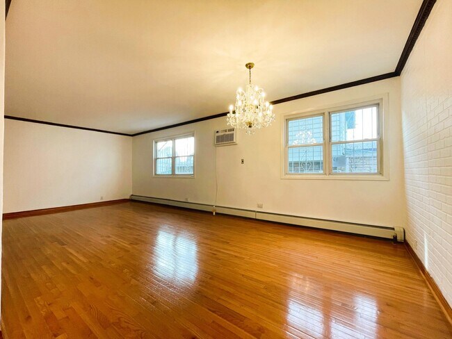 Building Photo - 304 Fulton Ave
