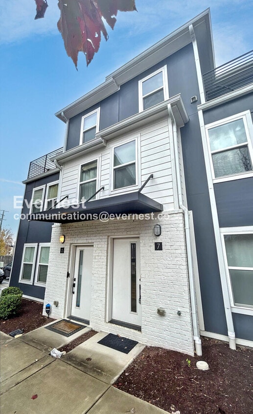 Primary Photo - 110 Duke St