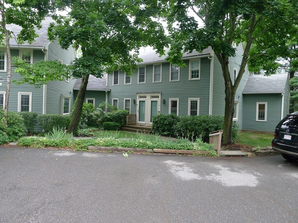 Foto principal - 89 Brookdale Cir