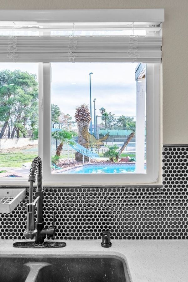 Foto del edificio - 6845 Coley Ave