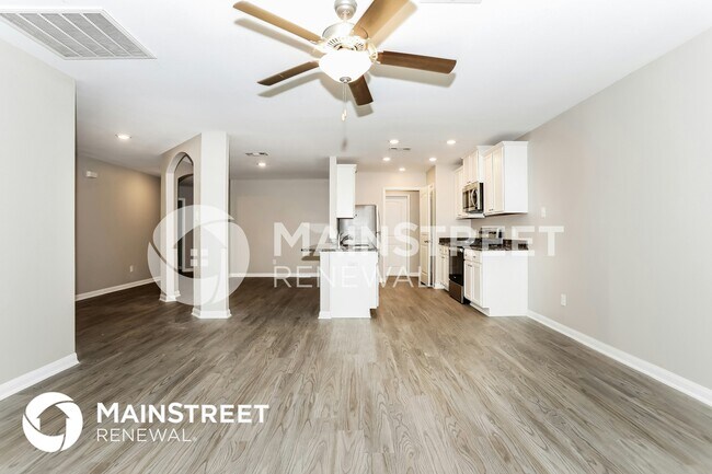 Foto del edificio - 25208 Dickens Dr