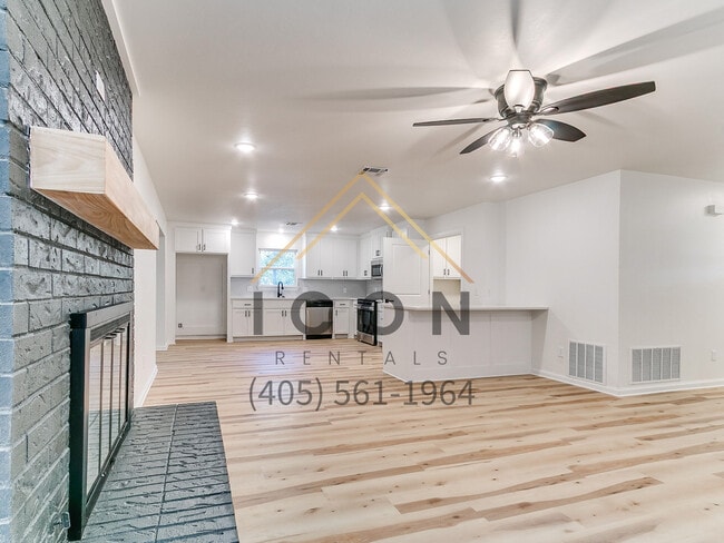 Foto del edificio - 11747 Silver Maple Dr