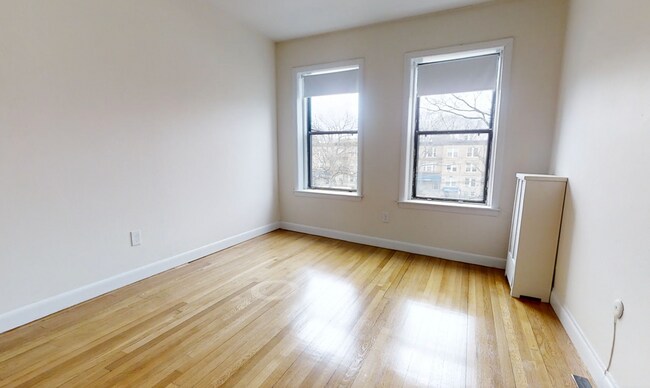 Building Photo - Avl Now - No Fee! Spacious 3BR/1.5BA near ...