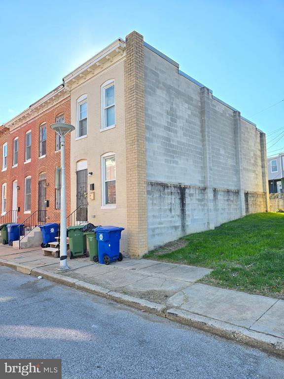 Building Photo - 1912 Etting St