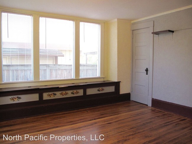 Building Photo - 3 br, 1 bath House - 816 Yakima Ave S