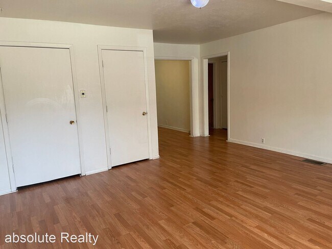 Building Photo - 2 br, 1 bath House - 513 S. Main St