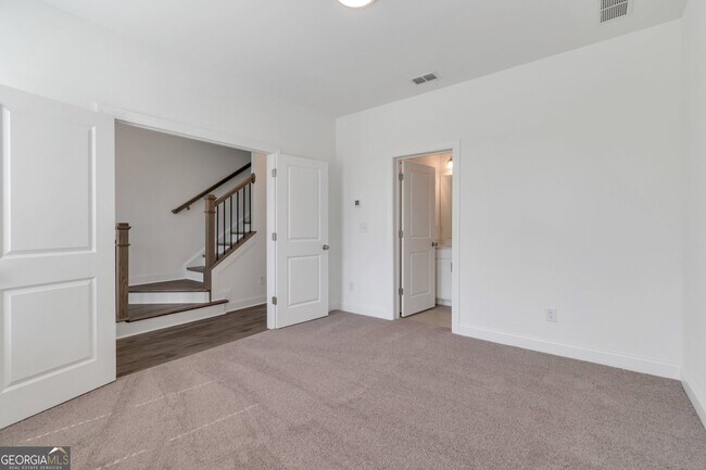 Foto del edificio - 1140 Larkin Dr