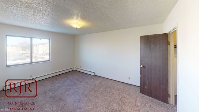 Building Photo - 103 E Bismarck Expy