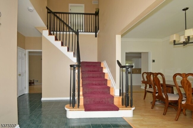 Building Photo - 65 Vones Ln