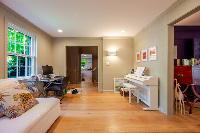 Foto del edificio - 4612 Sedgwick St NW