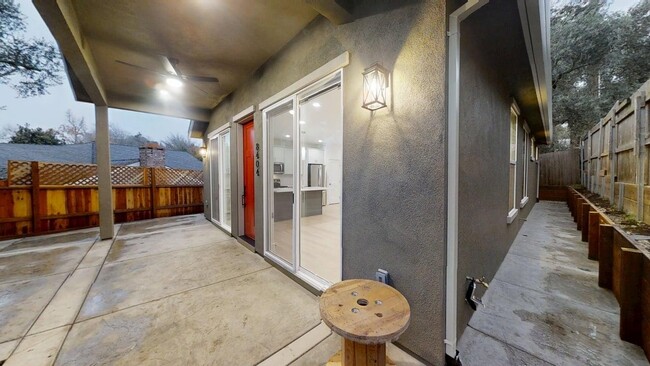 Building Photo - 8404 Ascolano Ave
