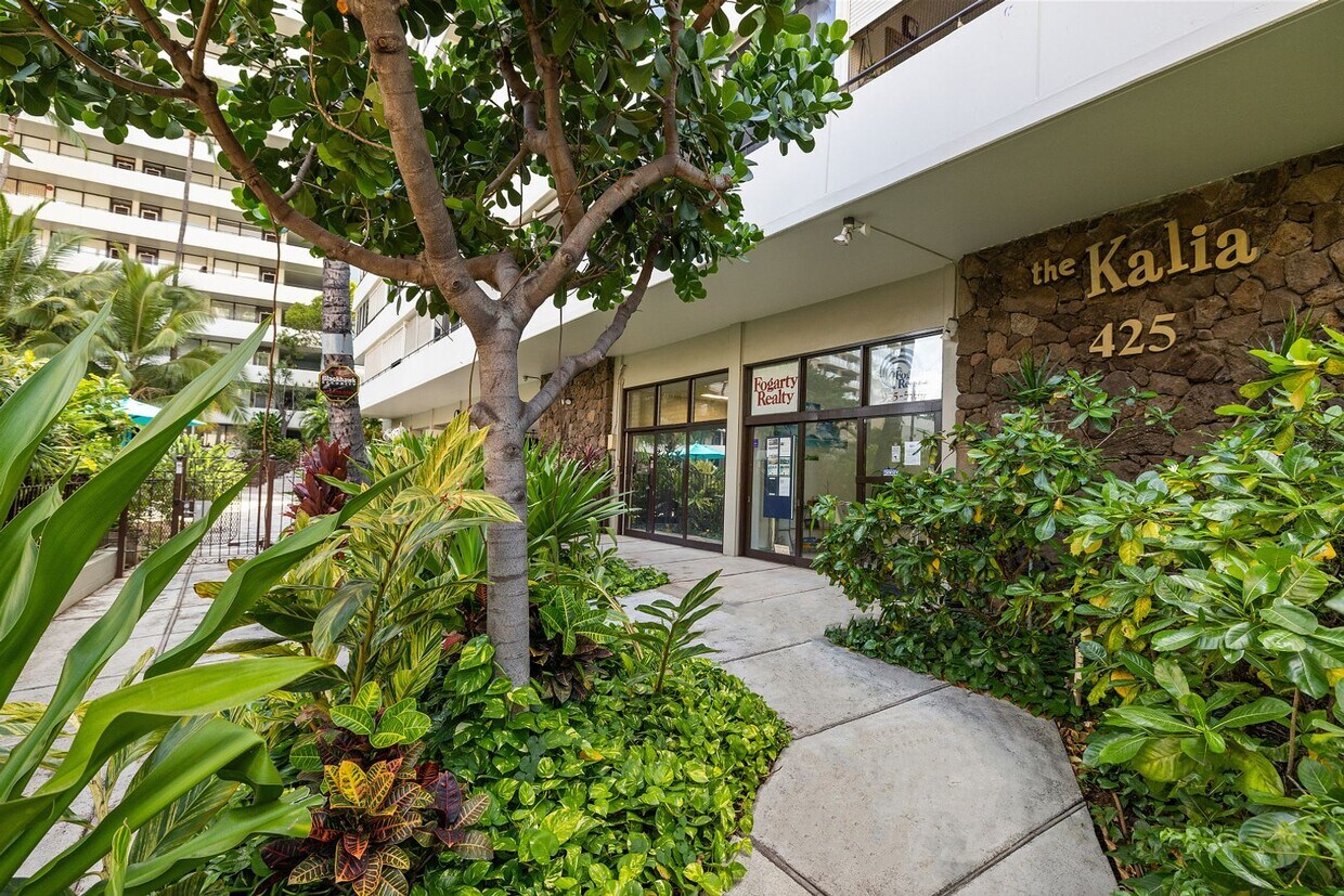 Primary Photo - Remodeled 1 bed/ 1 bath- **ALL Utilities I...