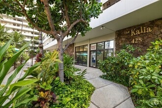 Building Photo - 425 Ena Rd