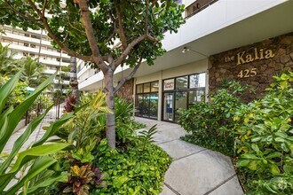 Building Photo - 425 Ena Rd