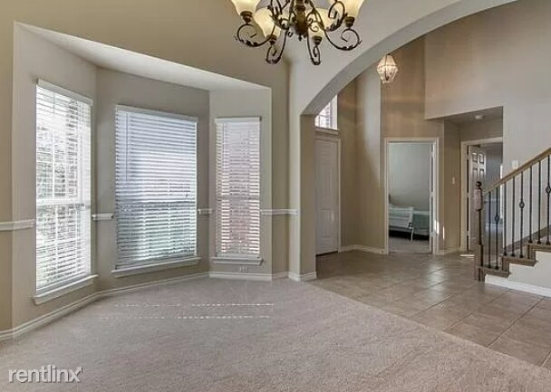 Building Photo - 5 br, 2.5 bath House - 308 Orchard Pl UNIT
