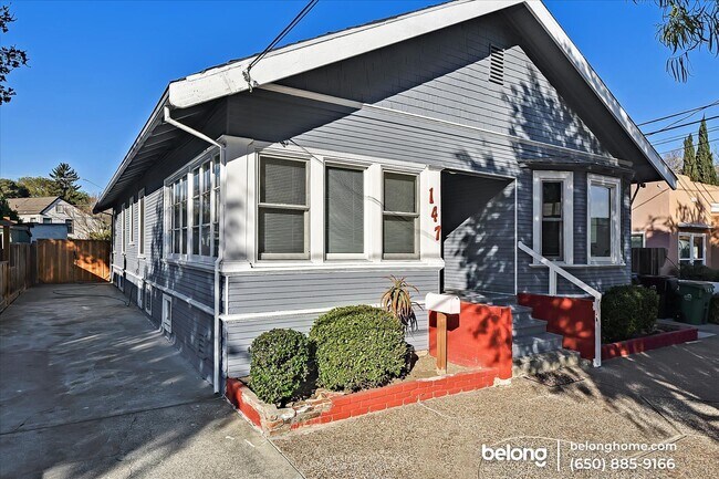 Building Photo - 147 Race St