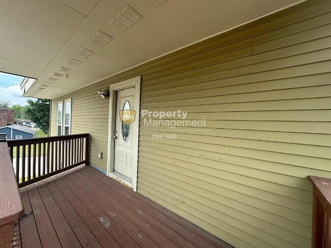 Building Photo - 12910 S Cline Ave