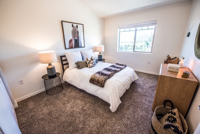 Building Photo - Wasatch Commons